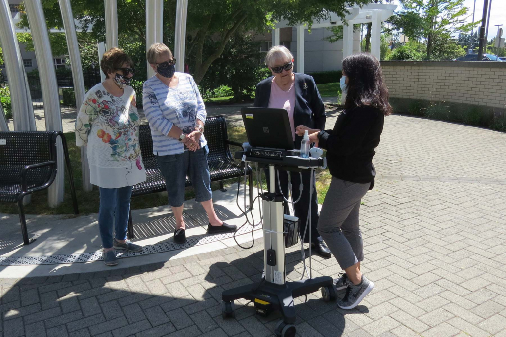 a new portable  ultrasound at peace arch hospital, shown by megan lum, clinical nurse educator